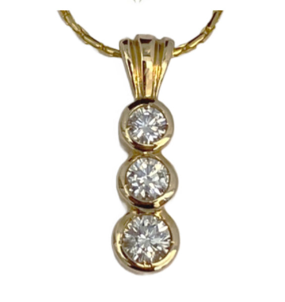 14K white gold pendant with Diamonds