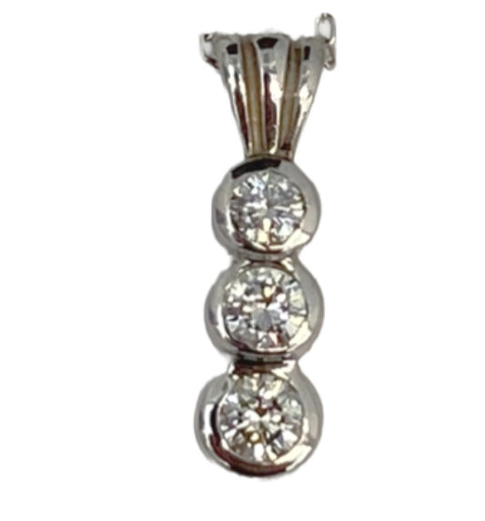14K white gold pendant with Diamonds
