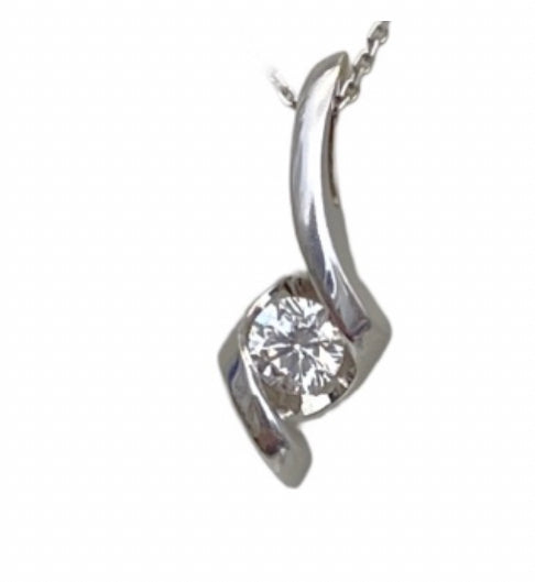 14K white gold pendant with Diamonds
